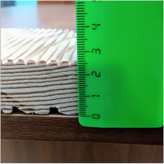 Замер толщины деревянной доски